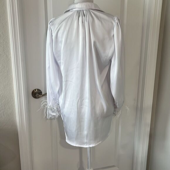 BULULU Resort Wear Satin White Button-Up Blouse with Feather Cuffs NWOT SZ S/M - Picture 5 of 8